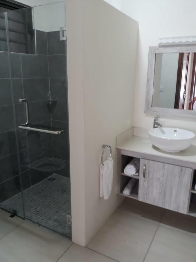 2 Bedroom Flat 15 Mins Walk From Flic En Flac Beach Exteriér fotografie